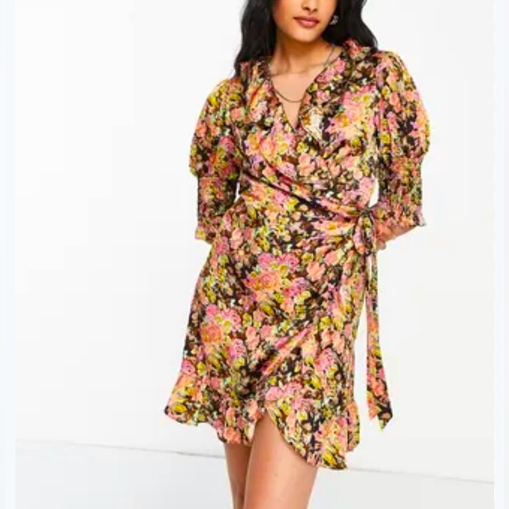 NWT TOPSHOP Floral Wrap Satin Dress
